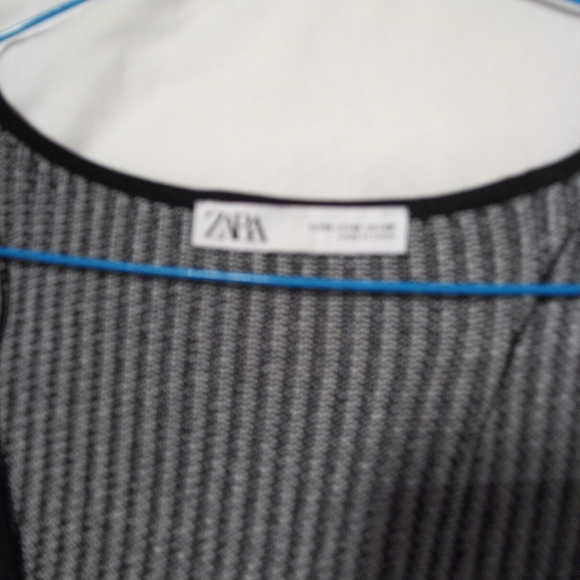 Sleeveless tunic - Picture 2 of 2